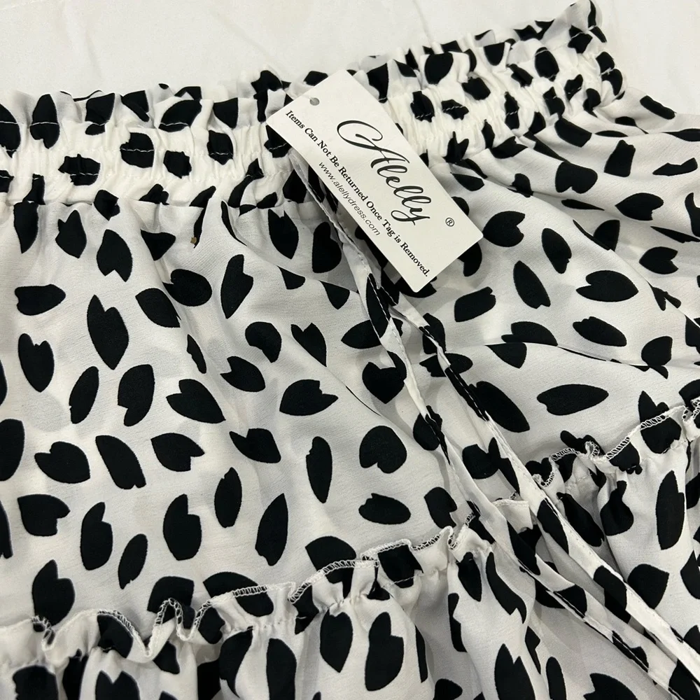 🔥PRICE🔥 ALELLY • White and Black 2 Tier Mini Skirt • M - Picture 6 of 8